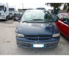 CHRYSLER Voyager anno 2000 - Caserta - Immagine 1