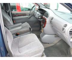 CHRYSLER Voyager anno 2000 - Caserta - Immagine 4