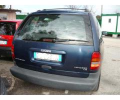 CHRYSLER Voyager anno 2000 - Caserta - Immagine 5