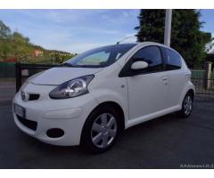 TOYOTA AYGO 1.0 CONNECT 5P 68CV 2010 km 32.200 tg - Veneto - Immagine 1