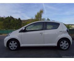 TOYOTA AYGO 1.0 CONNECT 5P 68CV 2010 km 32.200 tg - Veneto - Immagine 2