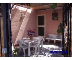 Affitto casa con giardinetto e posti auto a Sperlonga - Immagine 2