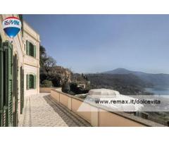 Castel Gandolfo -  Villa 9 locali € 1.950.000 T902 - Immagine 1
