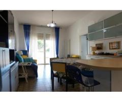 Pinarella, appartamento trilocale con ampio balcone - Immagine 2