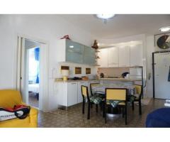 Pinarella, appartamento trilocale con ampio balcone - Immagine 3