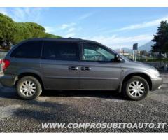 CHRYSLER Grand Voyager 2.5 CRD cat Limited rif. 7196109 - Immagine 3