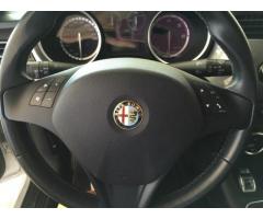 Alfa Romeo Giulietta 1.6 JTDm-2 DNA Distinctive 105 CV - Immagine 7