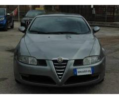 Alfa Romeo GT 1.9 MJT 16V Distinctive - Immagine 2