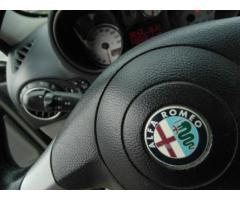 Alfa Romeo GT 1.9 MJT 16V Distinctive - Immagine 5