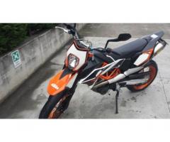 moto KTM 690 SMCR supermotard 2012 - Immagine 1