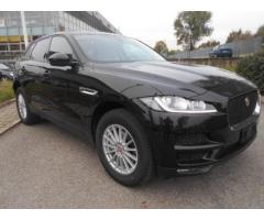 JAGUAR F-Pace 2.0d 180 CV AWD aut. Pure - Immagine 1