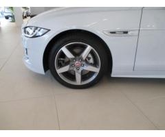 JAGUAR XE 2.0 D Turbo 180CV aut. R-Sport - Immagine 6