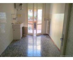 Appartamento in zona Cittadella a Parma - Immagine 2