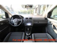 VOLKSWAGEN Touran 2.0 TDI 140CV DSG Highline AUTOMATICA NAVI 5 POSTI - Immagine 3