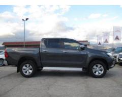 TOYOTA Hilux 2.4 D-4D 4WD 4p. DC Lounge -305 FL- - Immagine 2