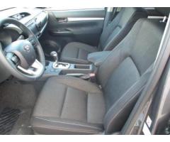 TOYOTA Hilux 2.4 D-4D 4WD 4p. DC Lounge -305 FL- - Immagine 10