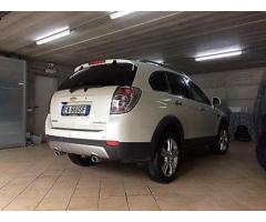 Chevrolet Captiva 2.2 VCDI 184CV aut. 4WD LTZ - Col. B.co - Immagine 2