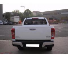 ISUZU D-Max 2.5 Crew Cab Quasar A/T 4WD - Immagine 5