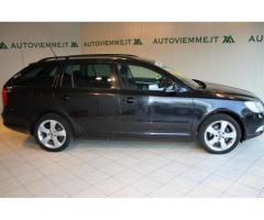 SKODA Octavia 2.0 TDI CR F.AP. Wagon Elegance Autocarro - Immagine 2