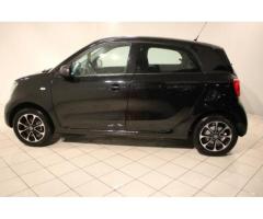 SMART ForFour 60 1.0 Black Passion - Immagine 3