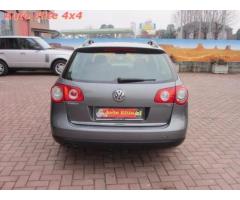 VOLKSWAGEN Passat 1.9 TDI/105CV DPF Var. Comf. - Immagine 3