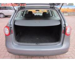 VOLKSWAGEN Passat 1.9 TDI/105CV DPF Var. Comf. - Immagine 10