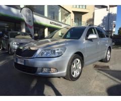 SKODA Octavia 1.6 TDI CR F.AP. Wagon Ambition - Immagine 1