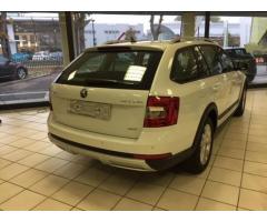 SKODA Octavia 2.0 TDI CR 4x4 DSG Wagon Scout - Immagine 4