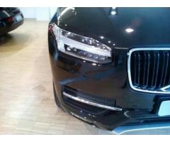 VOLVO XC90 D5 AWD Geartronic 7 posti Momentum - Immagine 3