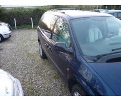 CHRYSLER Voyager 2.5 CRD cat LS - Immagine 3