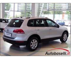 VOLKSWAGEN TOUAREG 3.0 V6 TDI BLUEMOTION 245 CV - Immagine 2