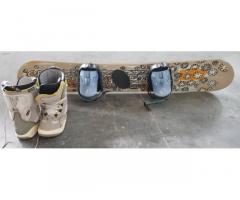 Snowboard 130 con scarponi 24,5