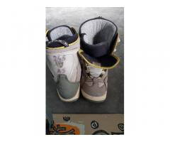 Snowboard 130 con scarponi 24,5 - Immagine 2