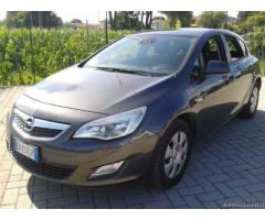 Opel Astra 1.7 cdti 110cv - Immagine 1