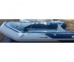 Gommone Honwave T38 e motore Yamaha 20cv 4 tempi - Immagine 2