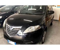 Lancia Ypsilon 1.2 69 CV 5 porte Silver - Autonavi