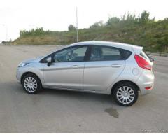 Ford Fiesta Plus grigia usata - Immagine 1