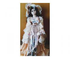 Bambola da collezione in porcellana - Puglia - Immagine 1